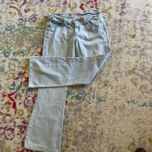 Levi’s 518 Super Low. 11M Juniors